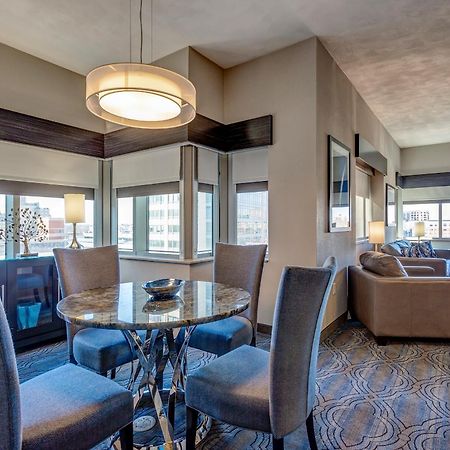 Doubletree By Hilton St. Louis Forest Park Екстер'єр фото