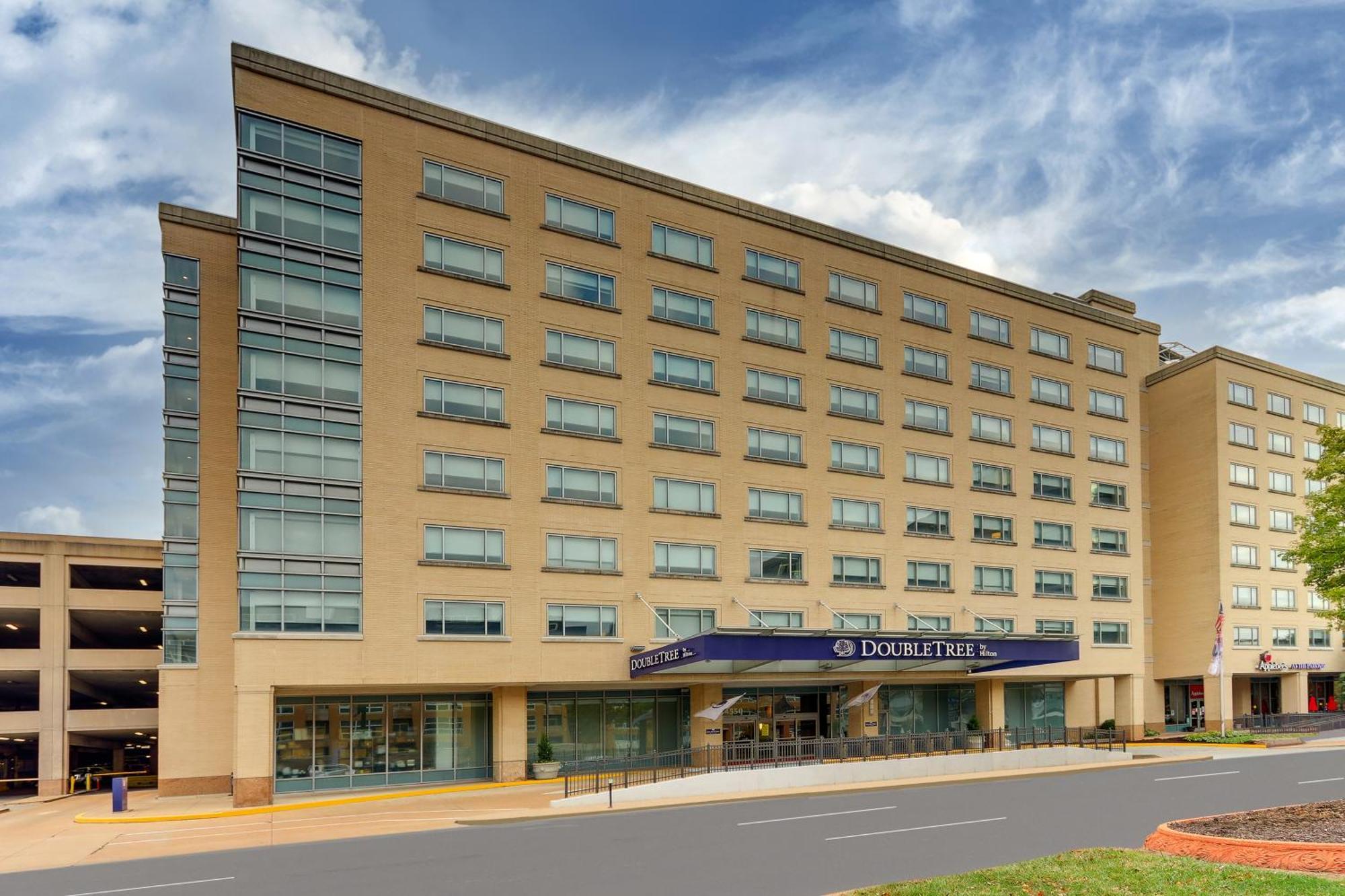 Doubletree By Hilton St. Louis Forest Park Екстер'єр фото